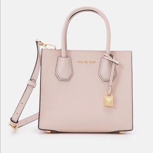 NWT Michael Kors soft pink Mercer Medium Pebbled Leather Crossbody Bag